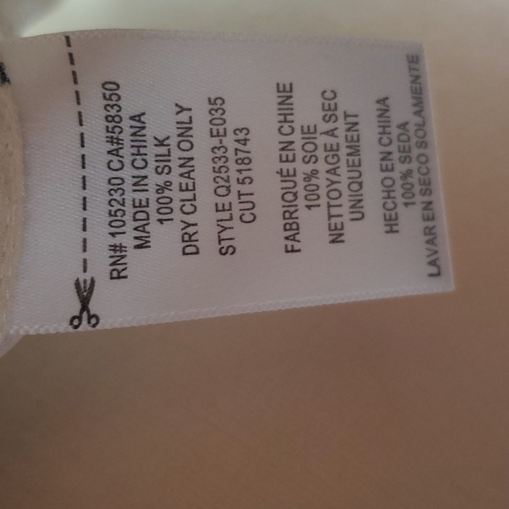 NEW Equipment Femme 100% Silk Button-up - Picture 12 of 12